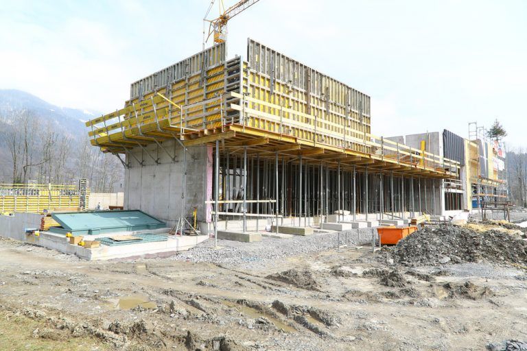 Immer weniger Gewerbegrund. Damit Firmen dennoch in Vorarlberg bauen können, bietet sich das Baurecht an.