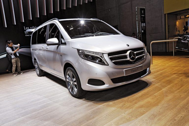 In Paris hat Mercedes die neue V-Klasse mit Allradantrieb 4Matic präsentiert. Foto: werk