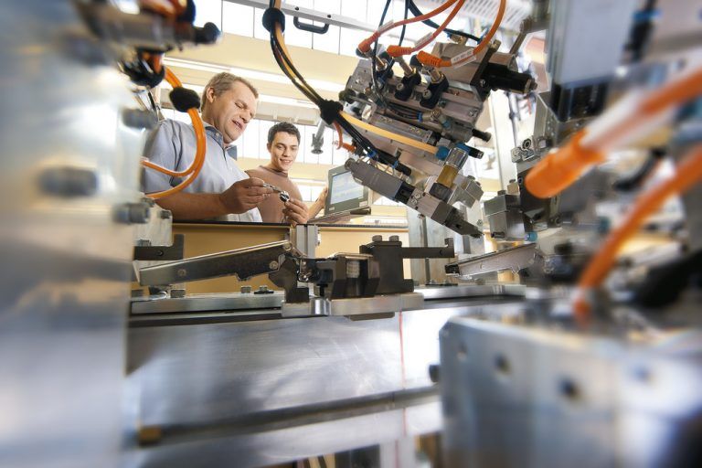 Industrie 4.0 wird bei Blum nicht nur in der Produktion aktiv gelebt.
