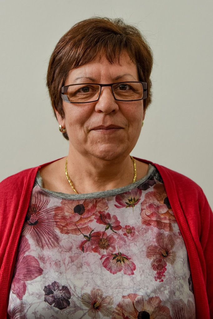 Inge Melbinger, Schneiderin Seit elf Jahren bin ich dabei, weil einfach alles passt. Hier kann ich kreativ sein, habe mit Kunden zu tun und meine Erfahrung wird geschätzt.