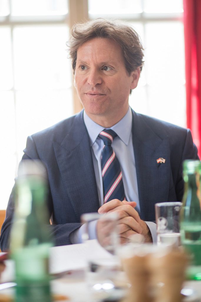 Interview mit US-Botschafter Trevor TrainaInterview mit US-Botschafter Trevor Traina