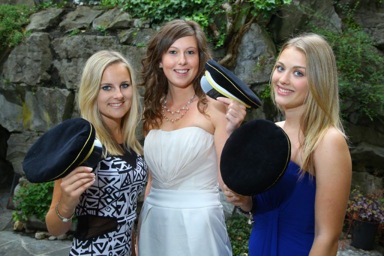 Isabella Painsi, Nicole Wachter und Stefanie Kilga von der 5B der BAKIP Feldkirch haben die Matura bestanden – und freuen sich schon auf das, was jetzt vor ihnen liegt. Pläne haben sie alle schon.