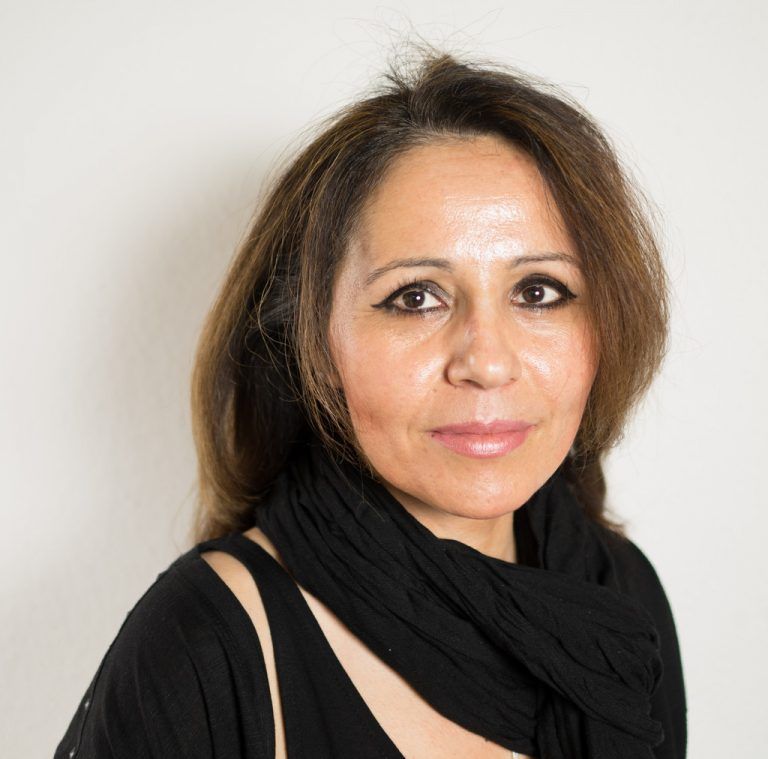 Jasmin Stern, Büro/EmpfangIch bin Alleinerzieherin von zwei kleinen Kindern und arbeite Vollzeit. Das alles funktioniert bestens dank einem familienfreundlichen Chef.