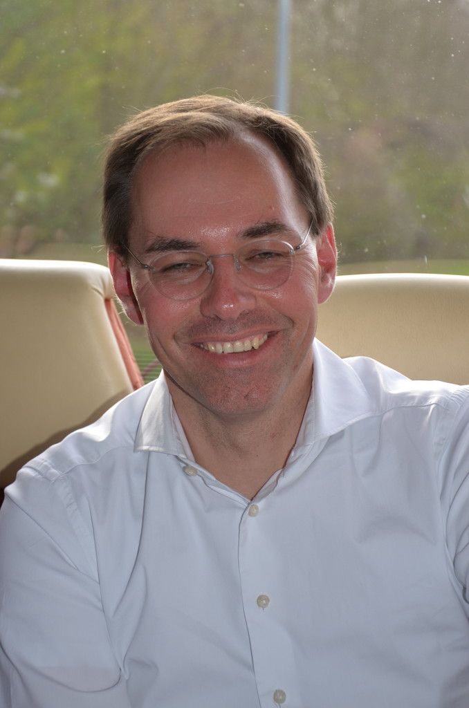 Jürgen Reiner, SteuerberaterWenn man die Mechanismen kennt, versteht man, wieso nicht alles so schnell funktioniert, wie man sich das oft wünscht. Positiv überrascht war ich vom EuGH. Die Hälfte der Kapazität wird dort für Übersetzungen gebraucht.