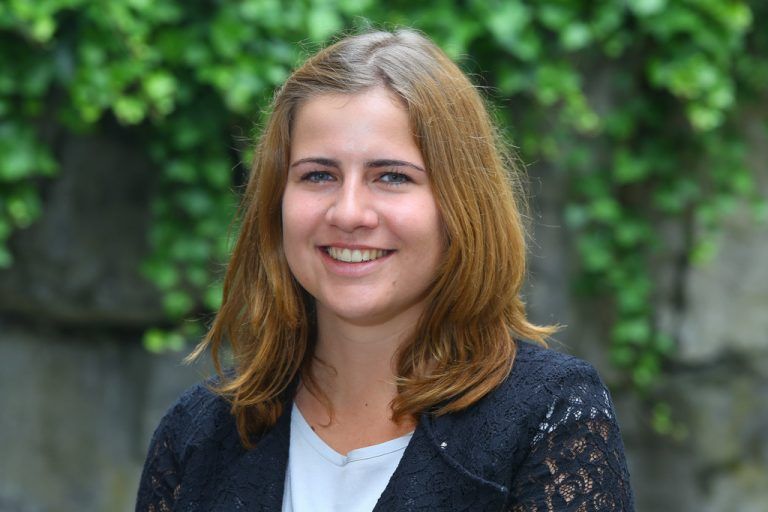 Julia SteinhauserIch bin froh, dass ich die Matura hinter mir habe. Im Sommer fliege ich für zwei Monate nach New York und arbeite dort als Au-pair. Was ich danach machen möchte, weiß ich noch nicht genau. Das wird sich dann herausstellen.