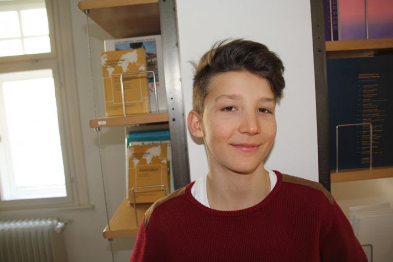 Konstantin KoriothDer Workshop ist an sich ganz interessant. Wir können sehr kreativ sein und auch am Computer arbeiten. Wir dürfen uns unsere Themen selbst auswählen und sie nach unseren Wünschen gestalten. Wir mussten dazu einen Text schreiben, den wir später zu den Bildern erklärten.
