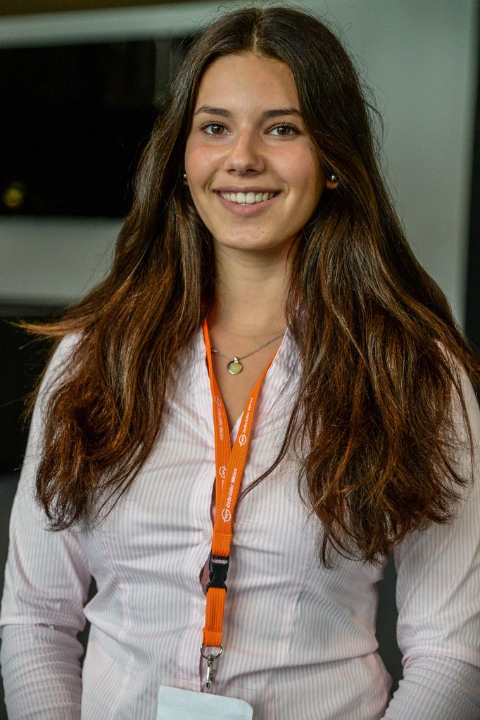 Konstantina Penoglou, Speditionskauffrau Es ist mir wichtig, dass der Beruf vielfältig ist, ich persönlich interessiere mich für Länder und Sprachen. Heute wurden wir sehr nett bei Gebrüder Weiss begrüßt, alle waren sehr offen zu uns.