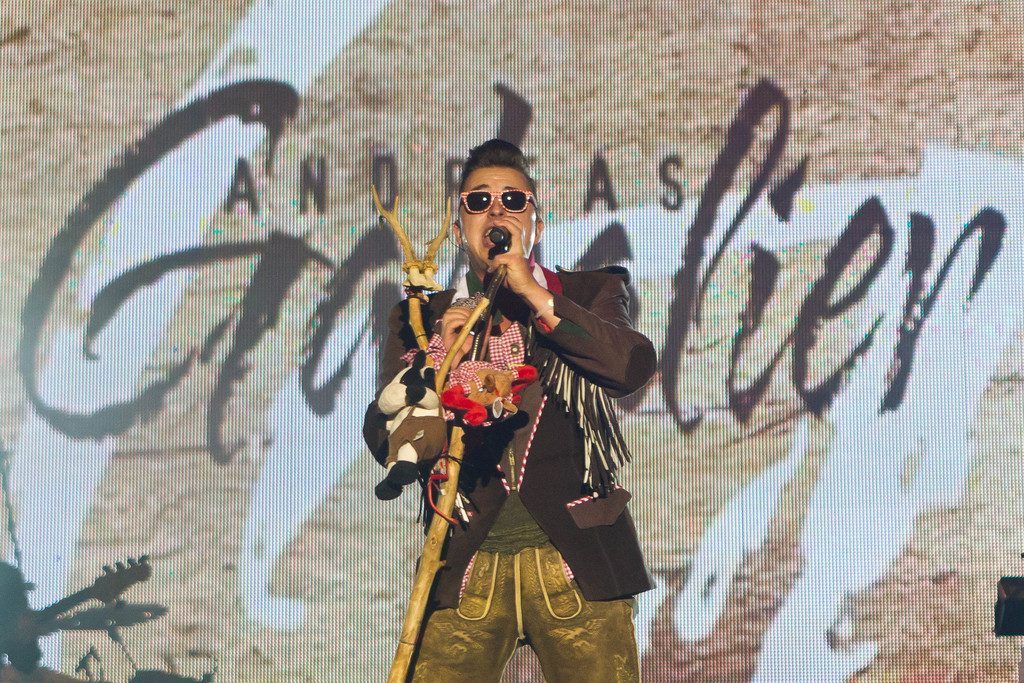 Andreas Gabalier singt &#8220;a Liad für uns&#8221;