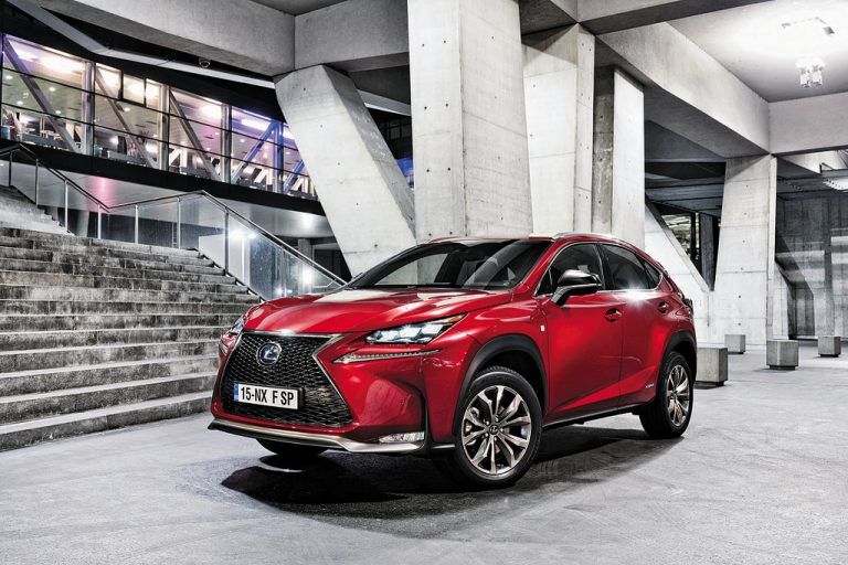 Lexus NX: Am Start stand der Hybrid, der 300h, ihm auf dem Fuß folgt der Turbo-Benziner 200t.