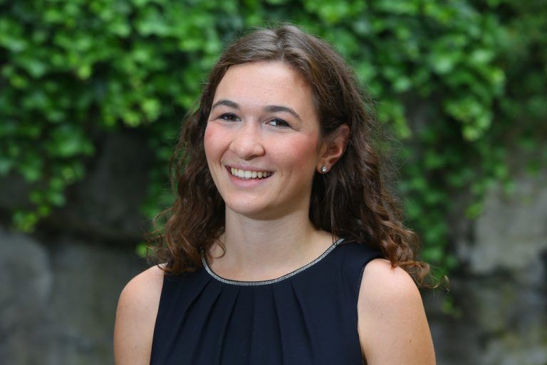 Magdalena ReisEs ist schön, ein solches Ziel erreicht zu haben und damit einen Lebensabschnitt erfolgreich zu beenden. Mein erster Weg nach der Matura führt mich nach Irland. Ich freue mich schon sehr auf diese Erfahrung und bin gespannt, was mich erwartet.