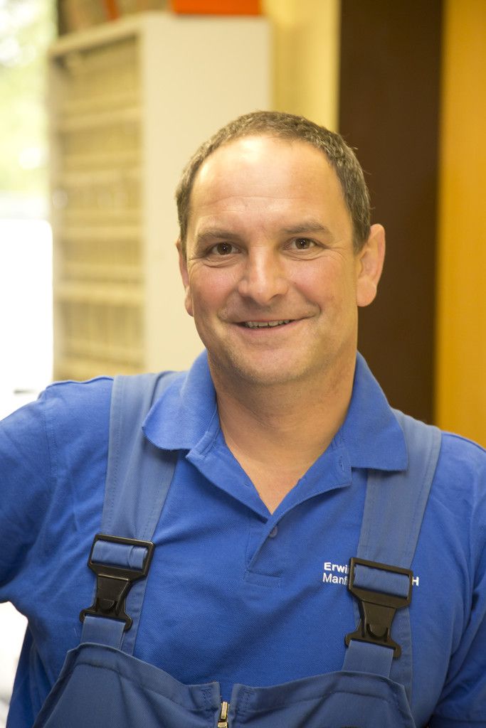 Manfred Kern, Servicemonteur Ich bin seit der Lehre dabei und das sind über 30 Jahre. Als Monteur bin ich viel unterwegs, auch mache ich den 24-Stunden-Dienst.