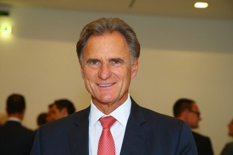 Fragt Euch, wo eure Fähigkeiten und Interessen liegen, und informiert Euch über mögliche Ausbildungs- und Berufswege. Die Motivation und auch der Erfolg wird umso höher sein, je mehr Freude man mit seiner Wahl später hat. Manfred Rein