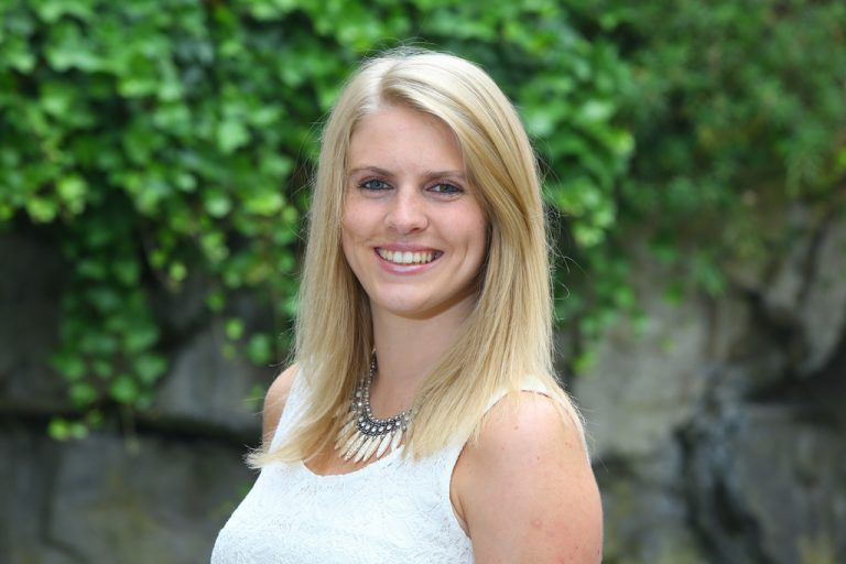 Maria ZechnerDie Matura verlief eigentlich ganz locker. Ich war kaum nervös und die Atmosphäre war sehr entspannt. Zukünftig werde ich in der Gastronomie arbeiten. Meine Eltern haben ein Ski-Restaurant am Bürserberg, dort helfe ich mit.