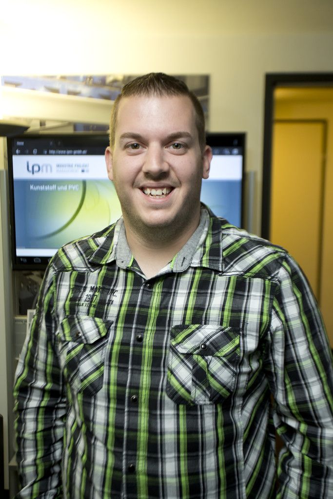 Mark Schindelwig, Projektmanagement Was meine Arbeit spannend macht, ist der Kontakt zu den Kunden und Technikern vor Ort. Ich sehe und lerne täglich Neues.