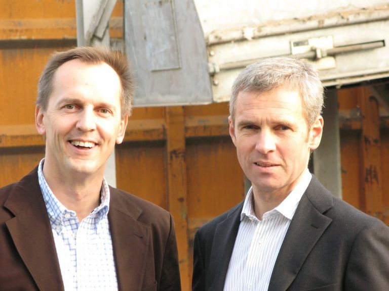 Martin Bösch (links) wird ab April alleiniger Geschäftsführer, Wieland Hofer zieht sich in den Beirat des Unternehmens zurück. Foto: Häusle