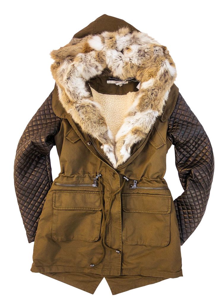 brauner parka mit fell