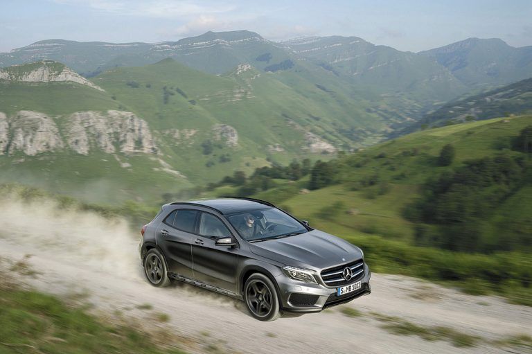 Mercedes GLA: Abrundung der Stuttgarter SUV-Familie nach unten – auf gewohnt hohem Niveau und der Wahlmöglichkeit eines Frontantriebs.