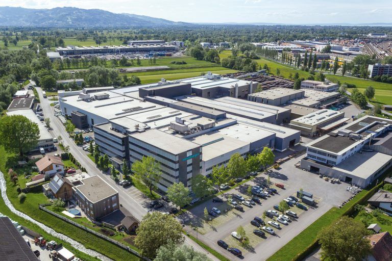 Meusburger ist in Wolfurt stetig gewachsen. Heute beträgt die Gesamtnutzfläche 50.000 m2. Foto: Meusburger