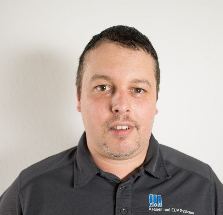 Michael Bauer, EDV-Techniker Ich war immer schon technisch interessiert und daher ist dieser Beruf genau das Richtige für mich. Wir arbeiten großteils beim Kunden.