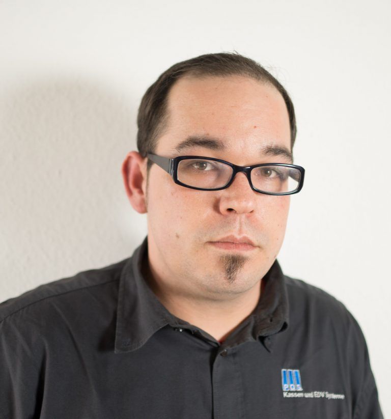 Michael Sohm, EDV-TechnikerUnser Job ist sehr spannend, zumal wir immer wieder interessante Leute kennen lernen und die Technik an sich eine tolle Herausforderung ist.