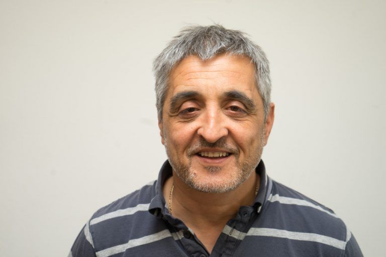 Milosav Popovic, LagerleiterWir haben ein ausgezeichnetes Betriebsklima.Die Zusammenarbeit mit Lieferanten macht die Arbeit zudem sehr abwechslungsreich.