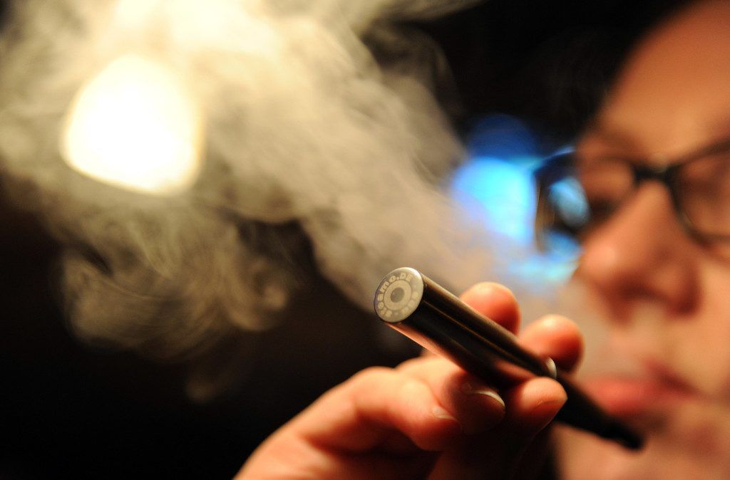 Elektro-Zigaretten und Shishas sollen bald in Rauch aufgehen
