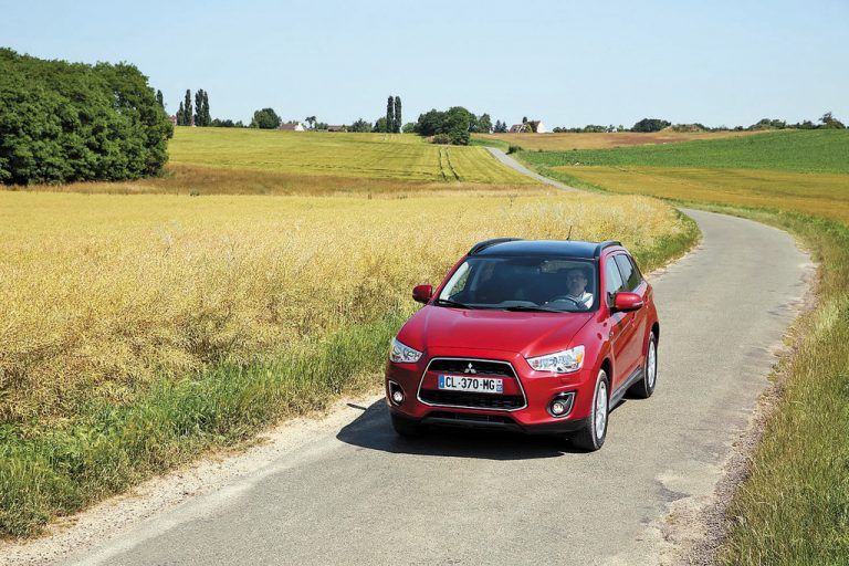 Mit der Option auf ein Automatikgetriebe hat der Mitsubishi ASX in Kom-bination mit 2,2-Liter-Diesel eine komfortable Mitgiftzugabe erhalten.