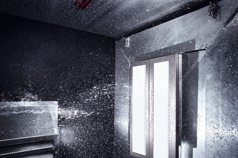 Mit der Planonlight LED-Serie wurde ein neuer Standard in der perfekten Ausleuchtung von Maschineninnenräumen definiert. Montfort Werbung