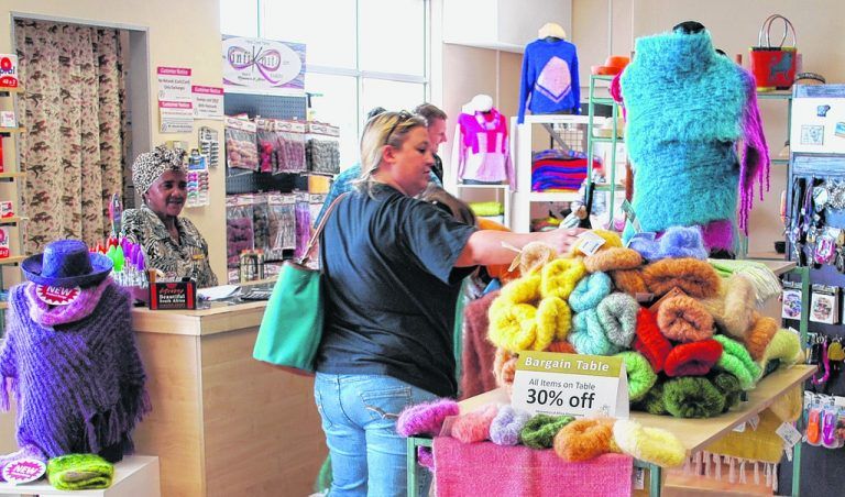 Mohair von der Angoraziege gibt es in vielen Farben.