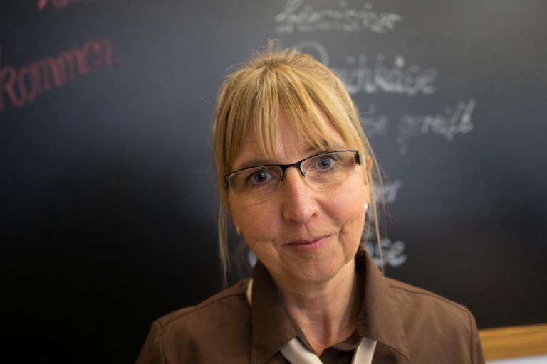 Monika Hamann, LadenleiterinMir gefällt der Umgang mit den Menschen. Und dann ist es natürlich ein tolles Produkt, das ich verkaufe. Ich kann dahinter stehen, das schätze ich.