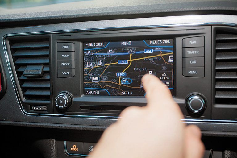Negativ: Der Leon ST leistet sich kaum Schwächen. Das Navi arbeitet bisweilen allerdings etwas träge.