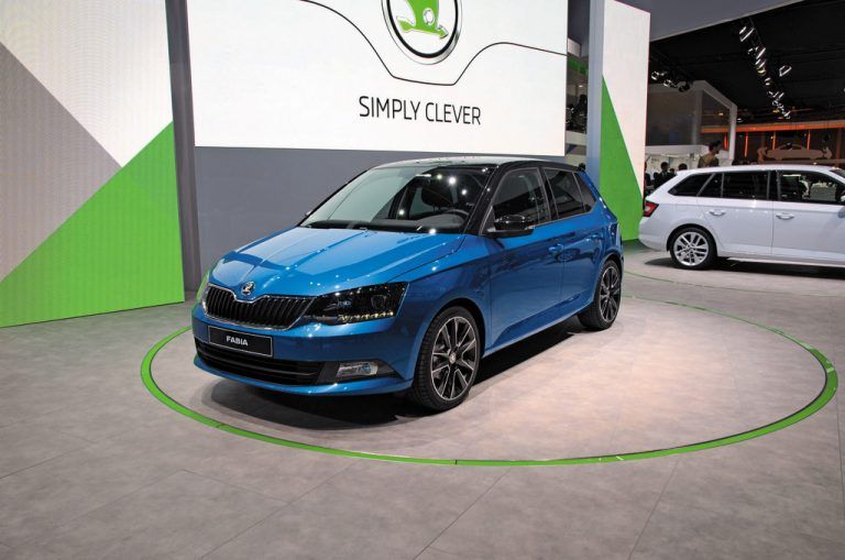 Neuer FabiaEines der Messe-Highlights ist der komplett neu entwickelte Skoda Fabia, der erstmals die neue Formensprache der Marke in einem Serienmodell zeigt. Deutliche Fortschritte gibt es auch bei der Technik. Der Fabia bedient sich wie bisher kein anderer Kleinwagen aus den technischen Baukastensystemen des VW-Konzerns. Preis: ab 12.790 Euro. Zeitgleich mit der Kurzheckvariante kommt auch der Combi auf den Markt.