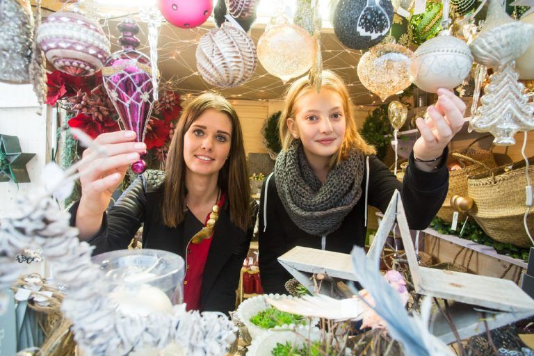Nicht für alle Händler hing am Montag der Himmel voller Kugeln, die Bilanz zeigt Höhen und Tiefen. Foto: Symbol, VN/Steurer
