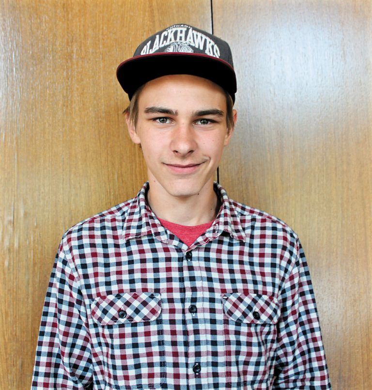 Nico Smolnik,15 Jahre, LustenauIch würde zur EU-Wahl gehen, wenn ich alt genug wäre und fühle mich definitiv als EU-Bürger. Der größte Vorteil der EU ist für mich der Zusammenhalt zwischen den Staaten – wenn es Probleme gibt helfen und unterstützen sie sich gegenseitig.