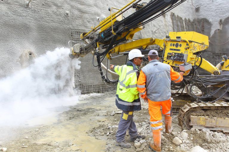 Noch werden Vorarbeiten erledigt, in einem Monat wird hier der Stollen angeschlagen.
