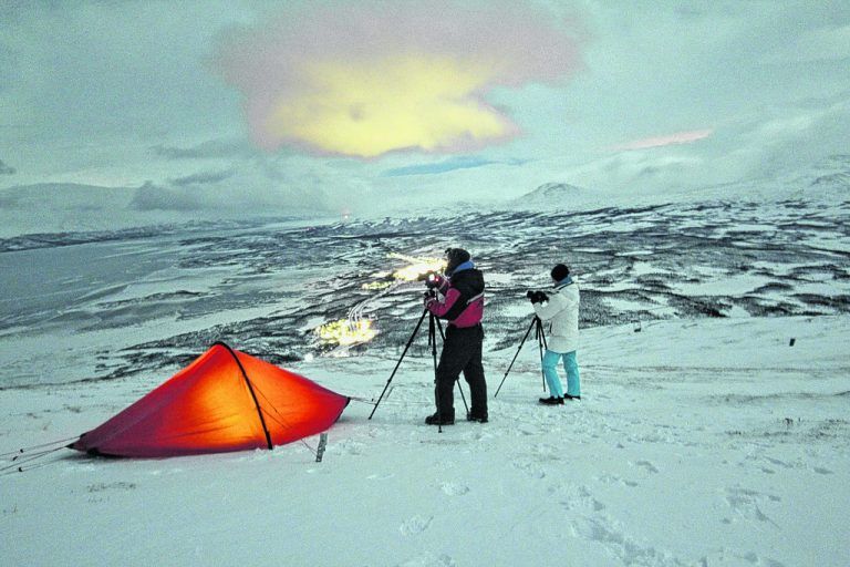 Nordlichter zu jagen erfordert jede Menge Geduld und eine gute Ausrüstung. Foto: Lädtke