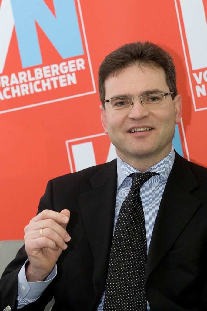 Notar Richard Forster gibt am VN-Telefon Auskunft. Foto: VN