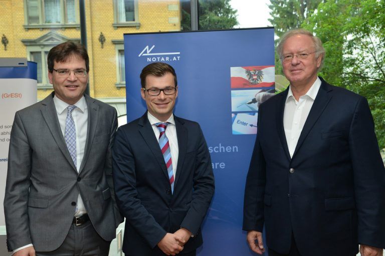 Notare Richard Forster, Andreas Huber und Elmar Hagen, Fachgruppenobmann der Immobilien- und Vermögenstreuhänder. Foto: A. Serra