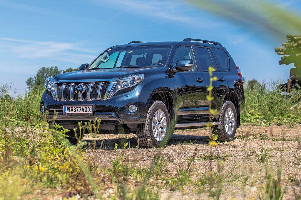 Ob Fernreise oder Opernbesuch: Der Land Cruiser ist auf jedem Terrain souverän.