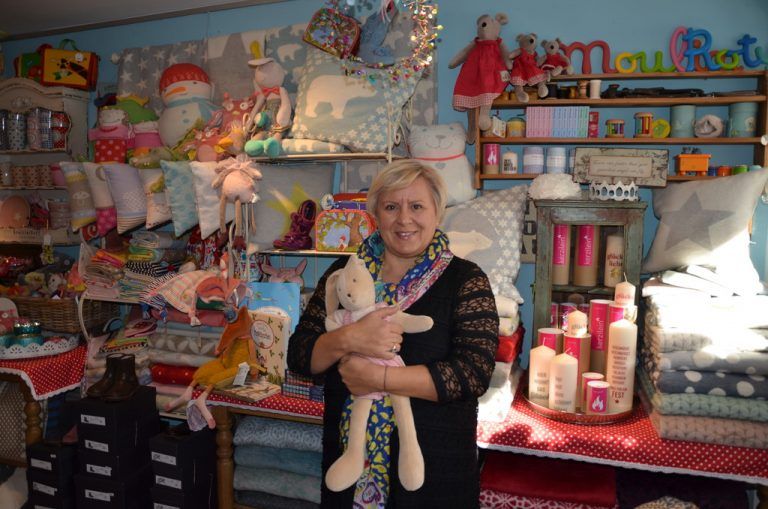 Nur gute Produkte verkauft Sigrid Tiefenbacher in ihrem sympathischen Geschäft in Bregenz. Foto: VN/Scalet