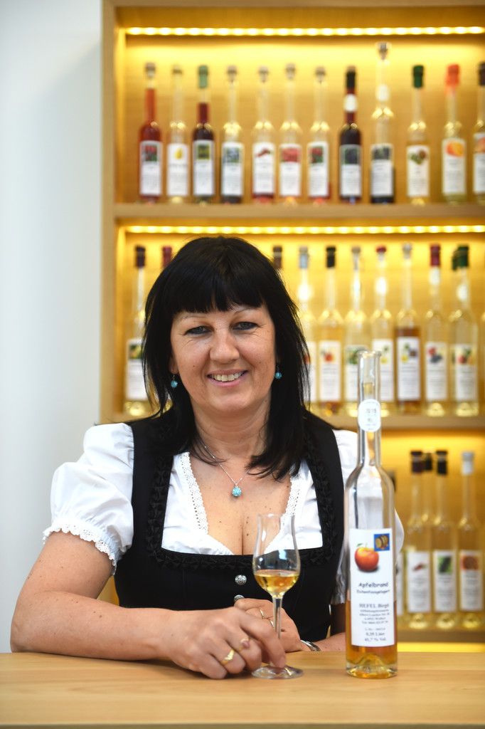 Ob Boskoop, Gelbmöstler oder Gravensteiner: Birgit Hefel hat auch zahlreiche alte Obstsorten im Programm. Foto: B. Rhomberg