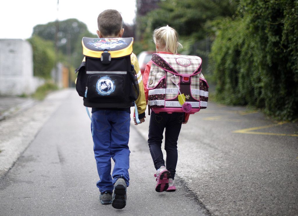 Fremde sprachen Kind auf Schulweg an: Das sollte man Kindern für so einen Fall beibringen