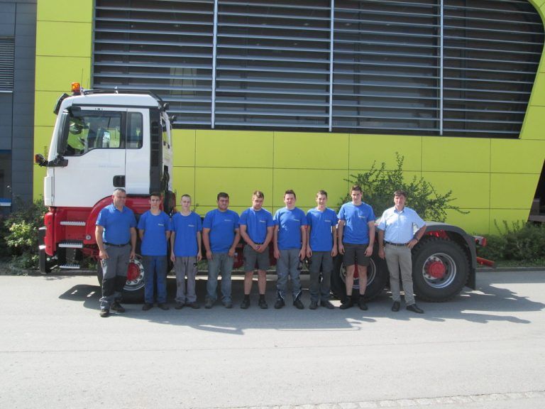 Otto Wohlgenannt. Chef Otto Wohlgenannt und Ausbildungsleiter Berndt Fässler konnten im September neue Lehrlinge im Unternehmen begrüßen. Sie werden im Lehrberuf Metalltechnik – Modul Fahrzeugbautechnik ausgebildet.  