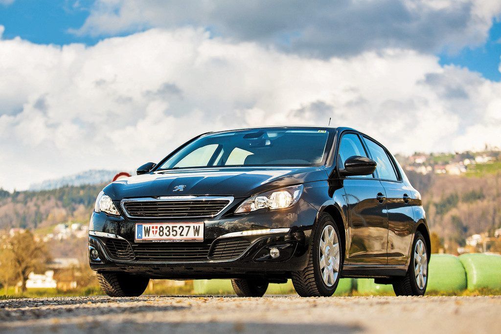 Mit Vollgas aus der Krise. Das „Auto des Jahres“ hilft den Franzosen dabei kräftig.