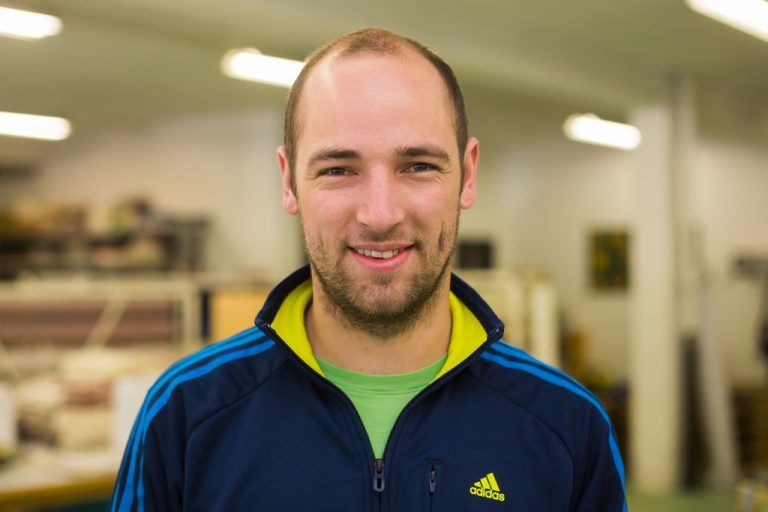 Philipp Hinteregger, VersandIch möchte später die Arbeit meiner Eltern fortführen. Derzeit schnuppere ich mich in alle Unternehmensbereiche hinein und bin aktuell im Versand tätig.