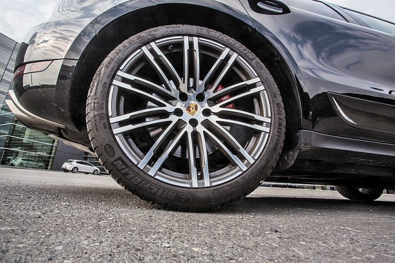 Positiv: Viel Hightech sorgt beim Porsche Macan dafür, dass die Kraft auch auf die Straße kommt.