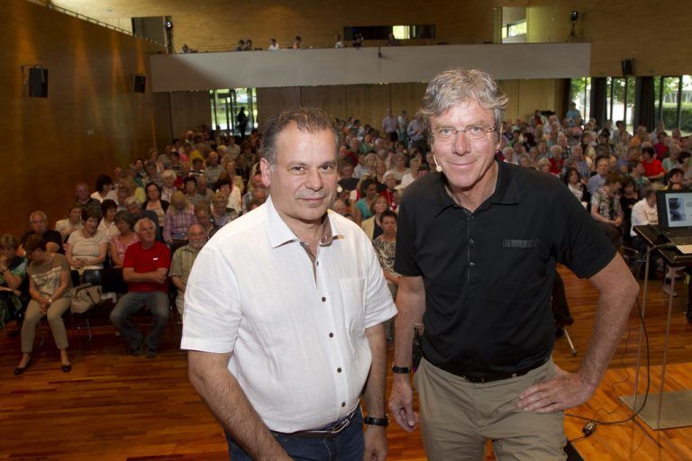 Primar Albert Lingg und Norbert Schnetzer wussten Hunderte Besucher mit ihren sachlichen Ausführungen zu fesseln. Foto: Vn/Paulitsch