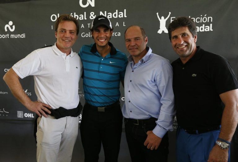 Rafael Nadal (zweiter von links neben Marc Girardelli) wurde zu einem Fan von „Ma hilft“.  Foto: privat.  