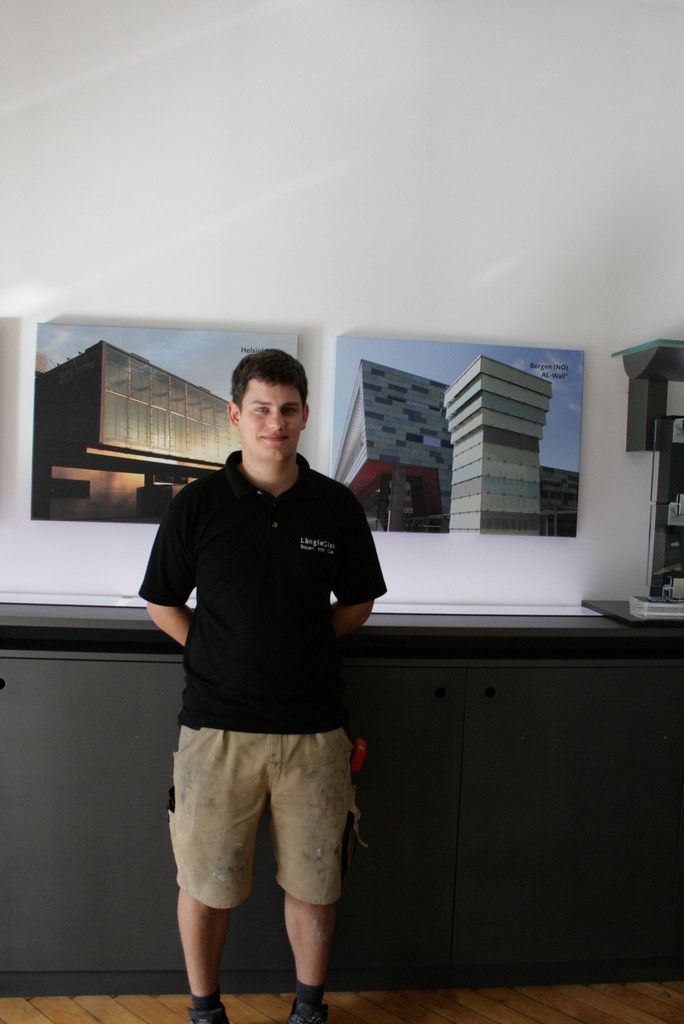 Raphael Ludescher liebt die Herausforderung in seiner Arbeit als Glaserlehrling.