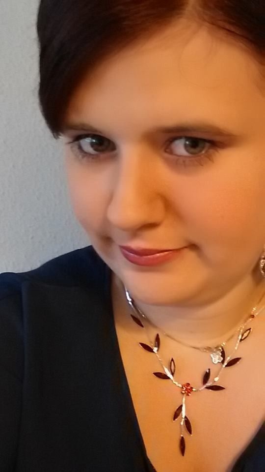 Rebecca,21 Jahre, DornbirnIch möchte meine Chancen auf meinen Traumberuf durch das Projekt „Leuchtturm“ verbessern. Gut finde ich dabei, dass man die Zeit bekommt, sich auf die Fächer einzulassen und die Prüfungen vorzubereiten. Ich würde das Projekt nicht nur Jugendlichen, sondern auch Erwachsenen empfehlen, die den Pflichtschulabschluss nachholen wollen.